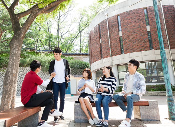 교수-재학생-졸업생 오프라인 모임 활성화
